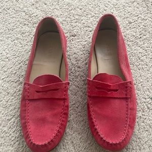 Great condition J.Crew women’s suede penny loafers. Color red/pink.